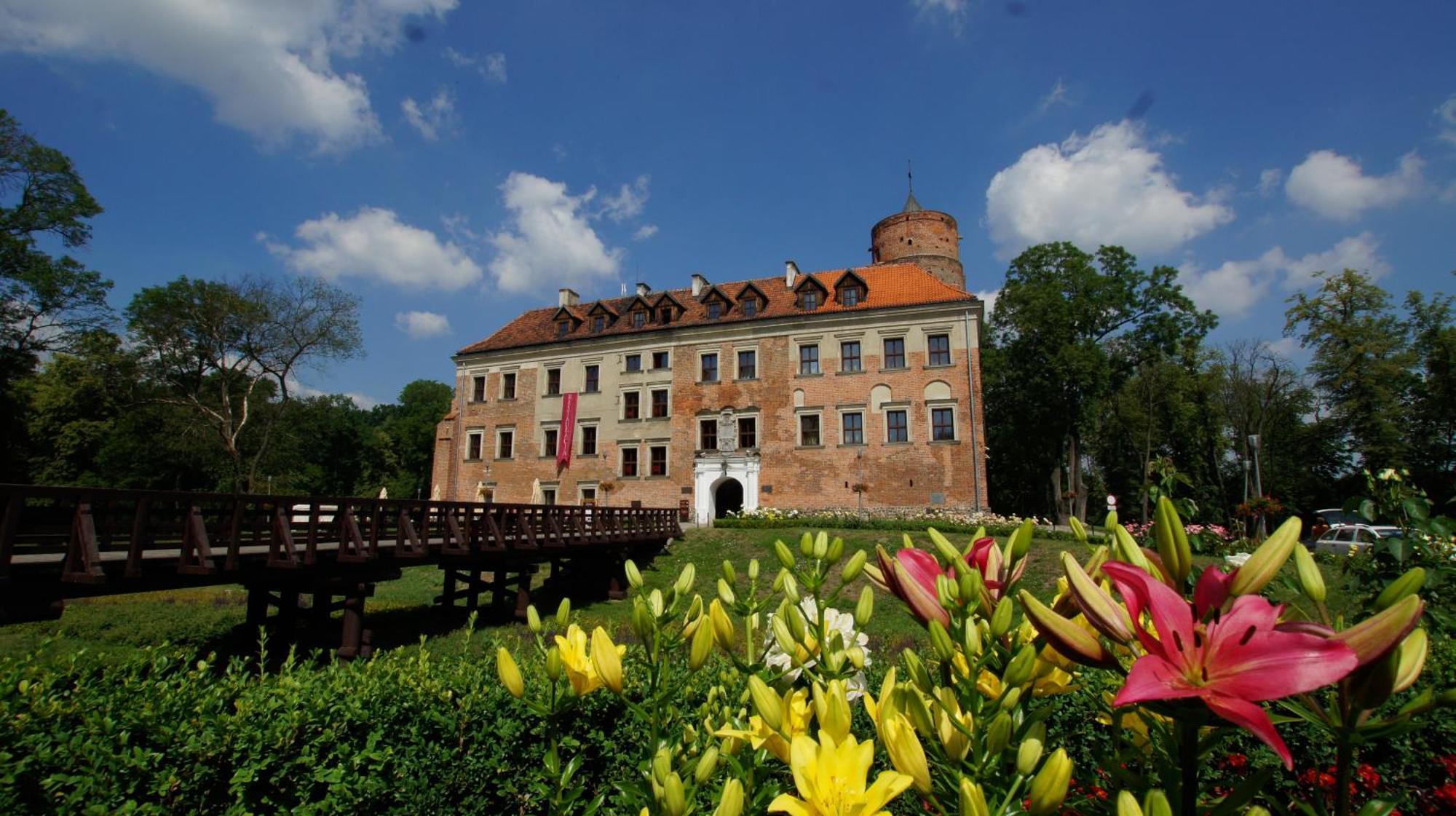 Zamek Uniejow Aparthotel Kültér fotó