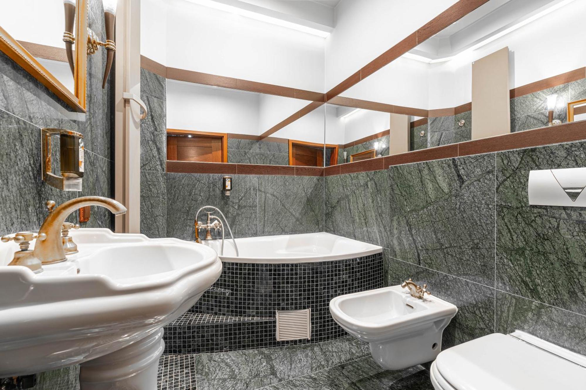 Zamek Uniejow Aparthotel Kültér fotó