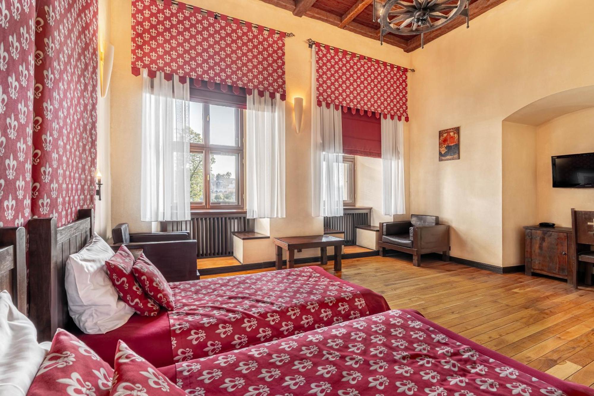 Zamek Uniejow Aparthotel Kültér fotó