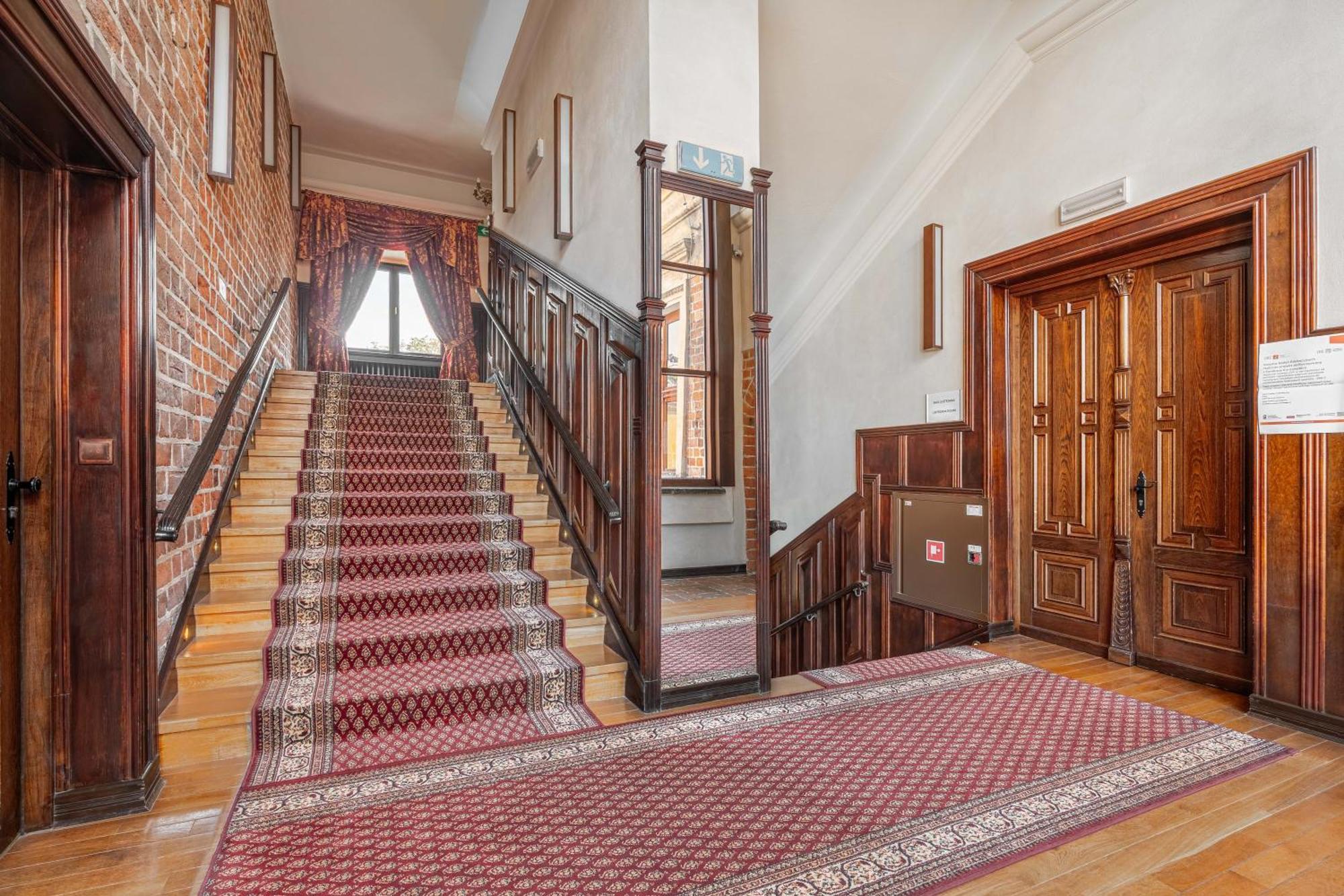 Zamek Uniejow Aparthotel Kültér fotó