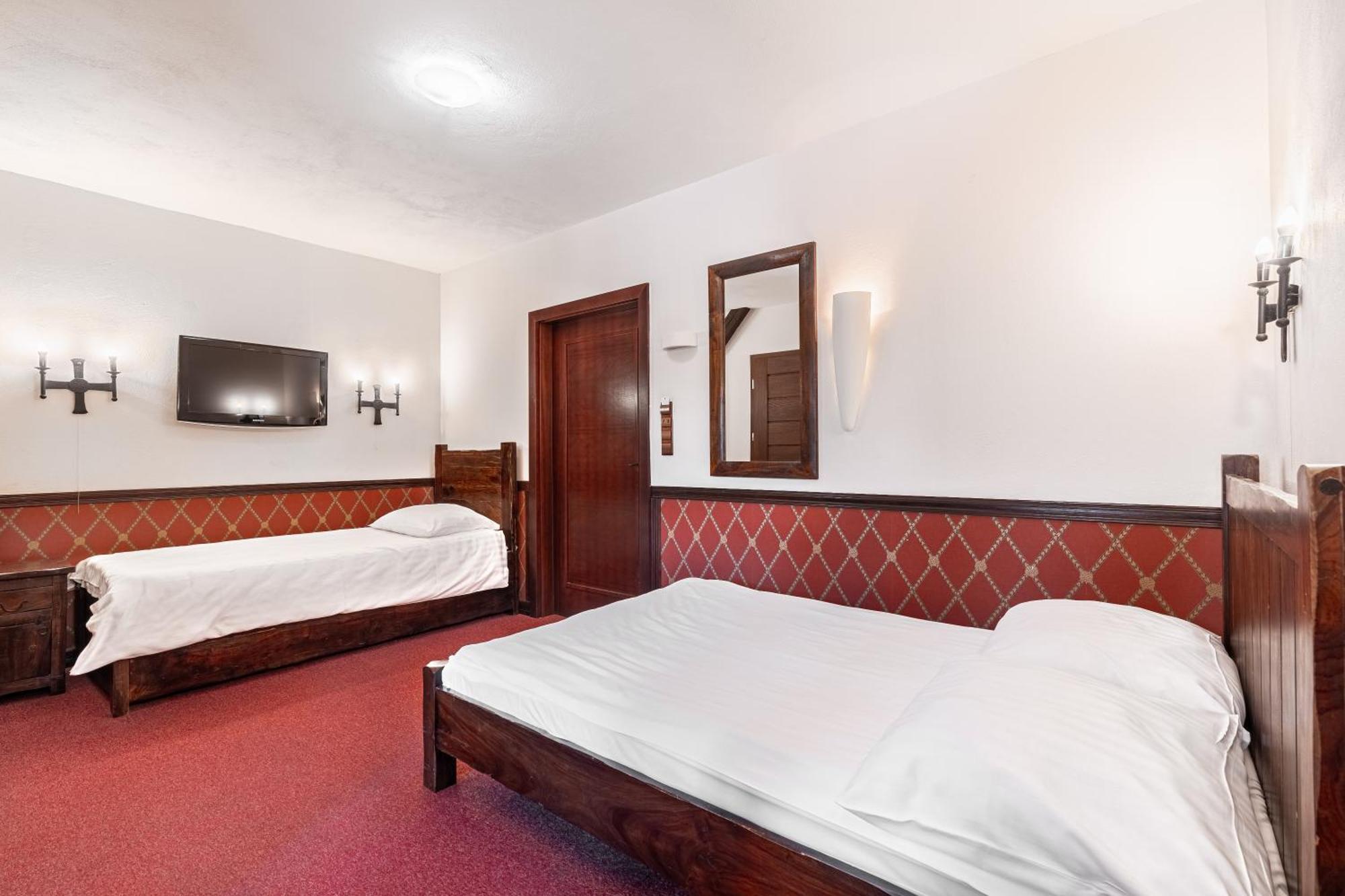 Zamek Uniejow Aparthotel Kültér fotó