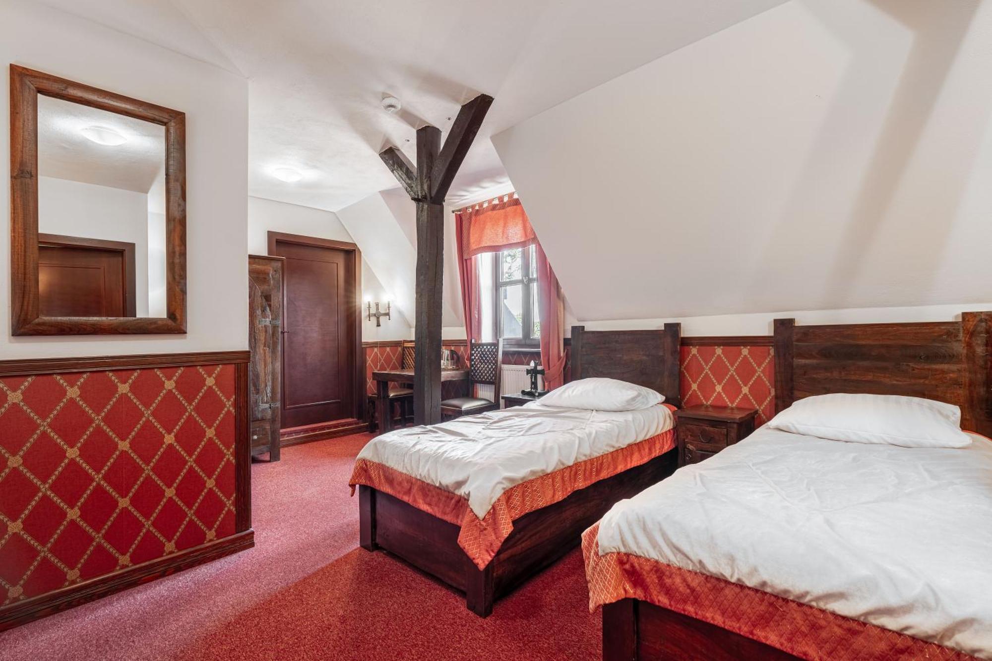 Zamek Uniejow Aparthotel Kültér fotó